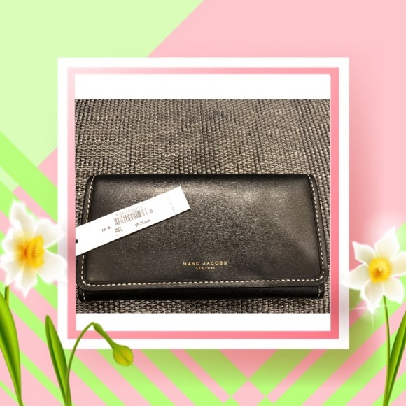 Marc Jacobs Handbags - Black Marc Jacobs Trifold Madison Flap Wallet New
